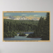 Scotts Lake, Oregon - Uitzicht van drie zussen Poster (Voorkant)