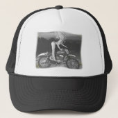 SCRAMBLER EN HOT MODEL. TRUCKER PET (Voorkant)