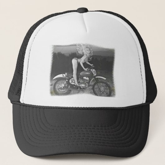 SCRAMBLER EN HOT MODEL. TRUCKER PET (Voorkant)