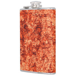 Scratches op een licht gevlekte koraalachtergrond heupfles