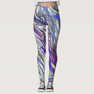 Scratches op een zilvertextuur onder blauwe damp leggings