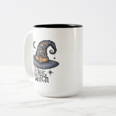  Script Basic Witch Coffee Brew Halloween Tweekleurige Koffiemok (Voorkant links)