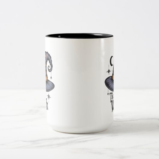 Script Basic Witch Coffee Brew Halloween Tweekleurige Koffiemok (Center)