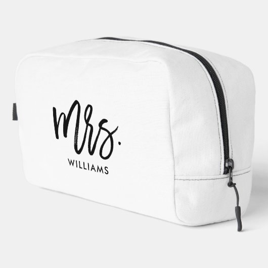 Script belettering "Mrs. achternaam" Toilettasje (Rechterhoek)