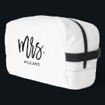 Script belettering "Mrs. achternaam" Toilettasje<br><div class="desc">Stijlvol op maat gemaakt van zijn en haar ontwerp.</div>