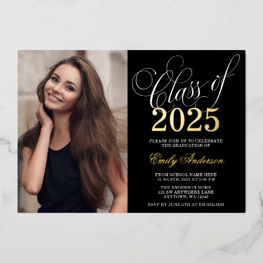 Script Black 2025 Photo Graduation Party Gold Folie Uitnodiging (Voorkant)