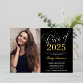Script Black 2025 Photo Graduation Party Gold Folie Uitnodiging (Staand Voorkant)