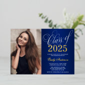 Script Blue 2025 Photo Graduation Party Gold Folie Uitnodiging (Staand Voorkant)