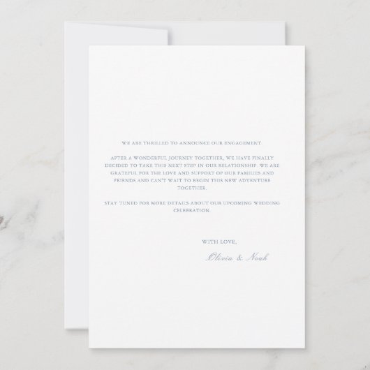 Script Blue & White Verloving Announcement Kaart (Achterkant)