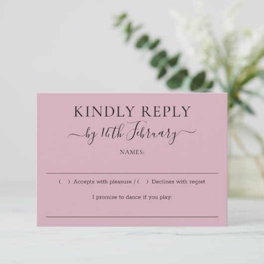 Script Blush Pink Wedding Kindly Reply RSVP Kaartje (Staand voorkant)