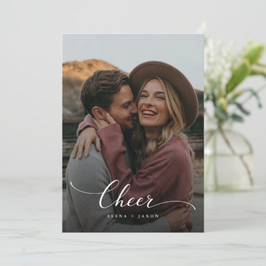 Script Christmas Cheer Pas getrouwd Mr & Mrs Foto Feestdagenkaart (Staand voorkant)