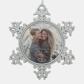 Script First Christmas Mr & Mrs Wedding Photo Tin Sneeuwvlok Ornament (Voorkant)