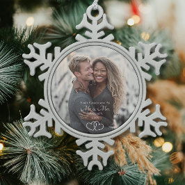 Script First Christmas Mr & Mrs Wedding Photo Tin Sneeuwvlok Ornament