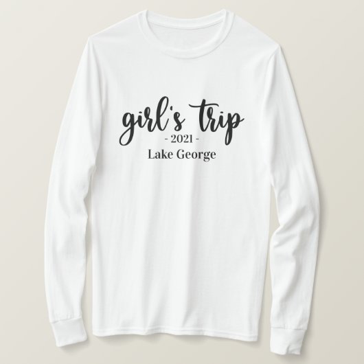 Script Girl's Trip Locatie en Jaar T-shirt (Design voorkant)