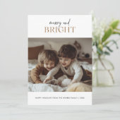 Script Gold Merry & Bright Christmas Kinder foto Feestdagenkaart (Staand voorkant)