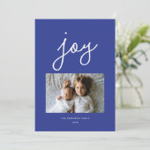 Script Joy Modern Blauw Gepersonaliseerde Foto Feestdagenkaart (Staand voorkant)