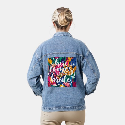 Script kalligrafie Hier komt de bruid floral Denim Jacket (Model)