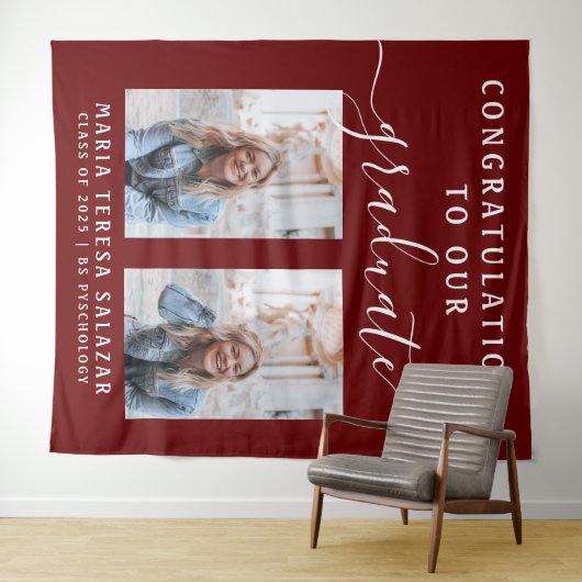 Script kalligrafie twee foto afstuderen | Maroon Wandkleed (In Situ (horizontaal))