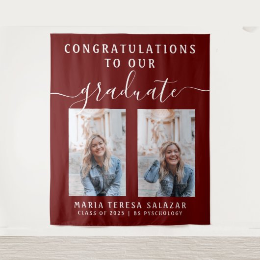 Script kalligrafie twee foto afstuderen | Maroon Wandkleed (Voorkant)