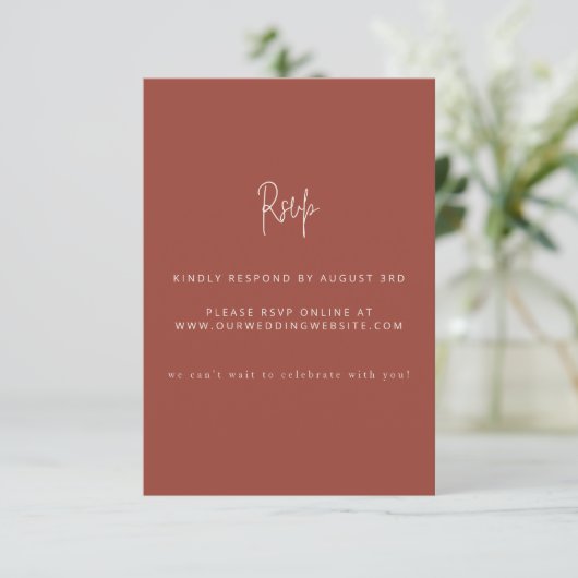 Script Modern Terracotta & Cream Wedding Website R RSVP Kaartje (Staand voorkant)