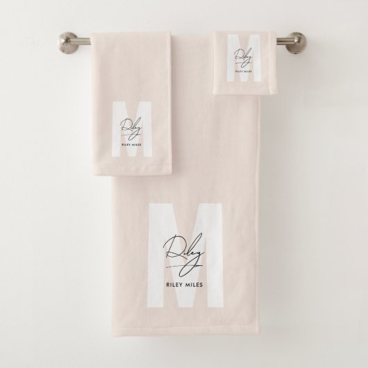 Script Monogram Blush Roze Moderne Chic Handtekeni Bad Handdoek (Insitu)