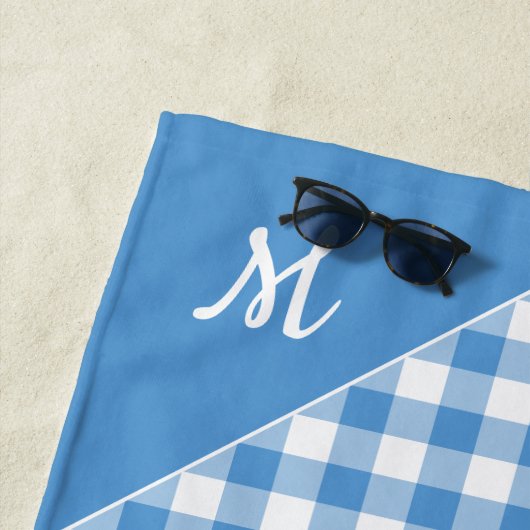 Script Monogram lichtblauw buffelcontrolepatroon Strandlaken (In situ)