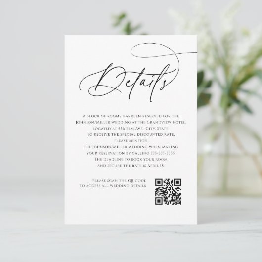 Script Monogram Wedding Details White QR Code Informatiekaartje (Staand voorkant)