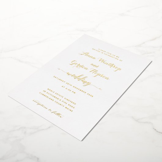 Script Swash Calligraphy Weddenschap Gold Folie Uitnodiging (Gedraaid)