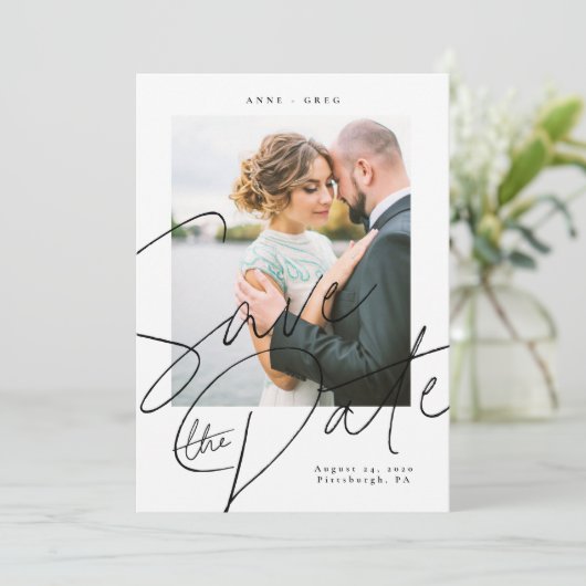Script Zwart Wit Save the Date Fotokaart Kaart (Staand voorkant)