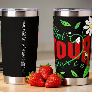 Scripttekst met wijnranken en bloemen geïsoleerde drinkbeker