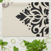 Scroll Damask Art I Black Taupe Cream Theedoek (Gevouwen)