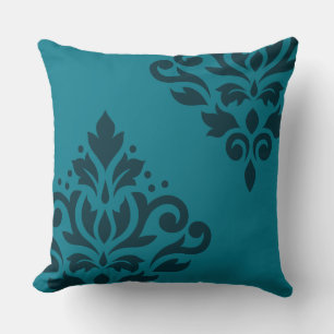 Scroll Damask Art I Dark op Mid-Blauwgroen Kussen