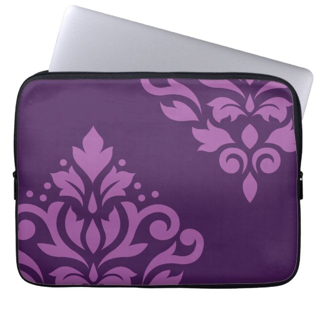 Scroll Damask Art I Light op Dark Plum Laptop Sleeve (Voorkant)