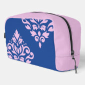 Scroll Damask Art I Pink op Blauw Toilettasje (Rechterhoek)