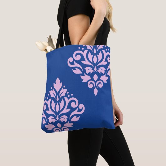 Scroll Damask Art I Pink op Blauw Tote Bag (Dichtbij)