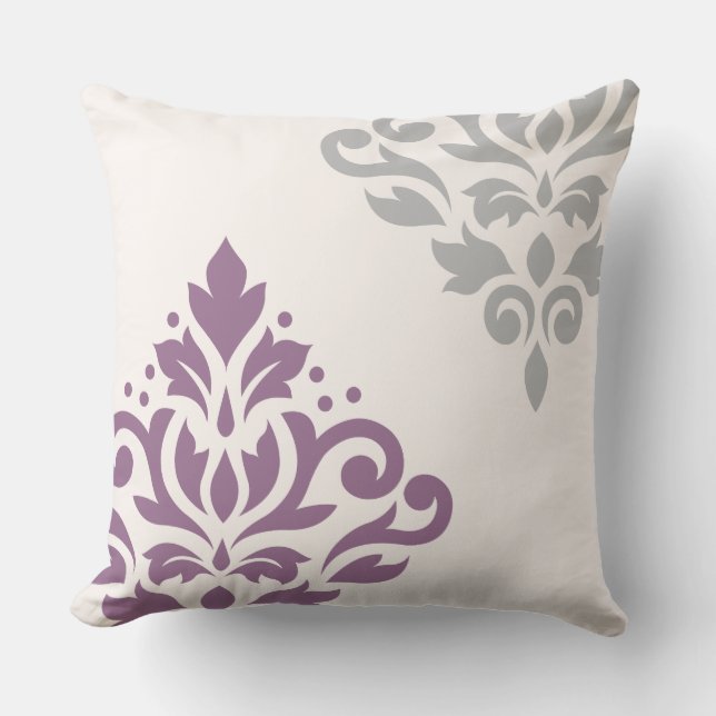 Scroll Damask Art I Plum & Grey op Cream Buitenkussen (Voorkant)