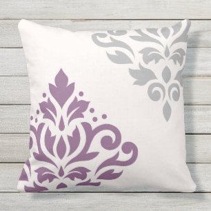 Scroll Damask Art I Plum & Grey op Cream Buitenkussen