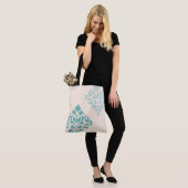 Scroll Damask Art I Teals op Cream Tote Bag (Op model)