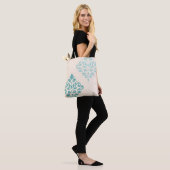 Scroll Damask Art I Teals op Cream Tote Bag (Op model)