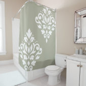 Scroll Damask Art I White on Green Douchegordijn (In situ)