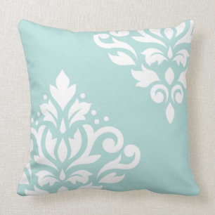 Scroll Damask Art I White op Light Blauwgroen Kussen