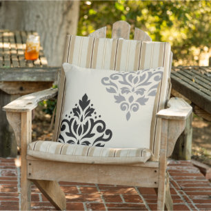 Scroll Damask Art I Zwart Grijs Crème Buitenkussen