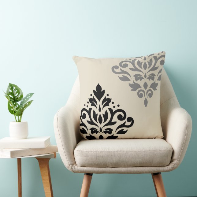 Scroll Damask Art I Zwart Grijs Crème Kussen (Stoel)