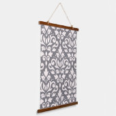 Scroll Damask Grote Patroon Cream op Grijs Hangend Wandkleed (Gebogen)