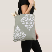 Scroll Damask Kunst I Wit op Groen Tote Bag (Dichtbij)