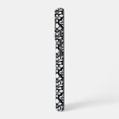 Scroll Damask White op Black Pattern iPhone 16 Hoesje (Linkerkant)