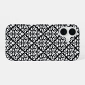 Scroll Damast Wit op Zwart Patroon iPhone 16 Hoesje (Achterkant horizontaal)
