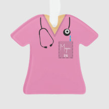 Scrub Top Ornament - Roze met lichte huid Ornament