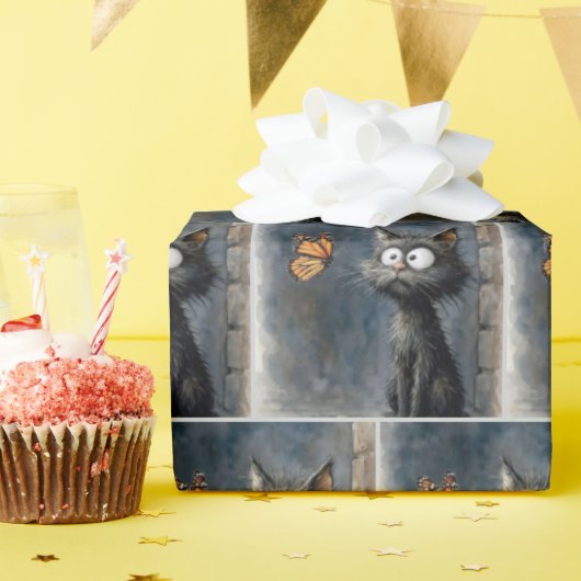 Scruffy Cat Staring at a Butterfly Cadeaupapier (Verjaardagsfeest)