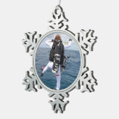 Scuba Diver Jump Tin Sneeuwvlok Ornament (Rechts)
